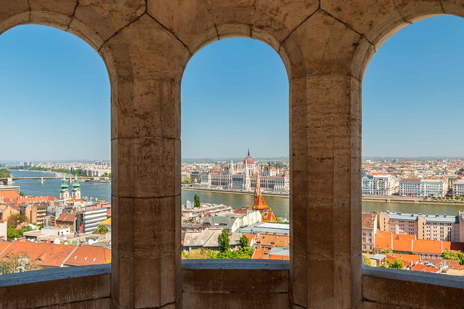 Live virtual walking tour in the Buda Castle quarter - Starting beside Sándor Palace