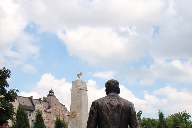 Lives of Hungarians Under Communist and Capitalist system - Meeting at the Budapest Eye in Erzsébet tér