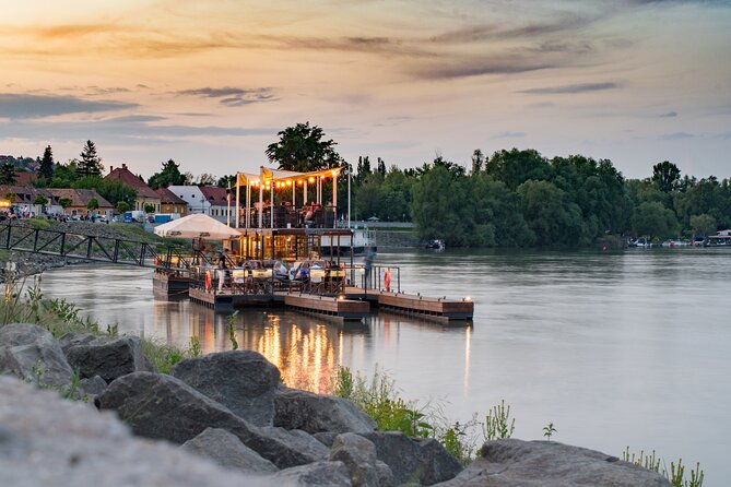Luxurious, private day cruise with a waterlimousine to Szentendre - Indoor comfort and outdoor views