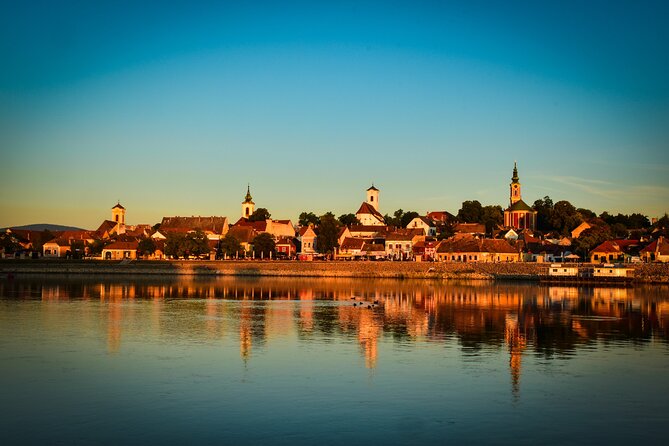 Luxurious, private day cruise with a waterlimousine to Szentendre - Captain-led choices on the water