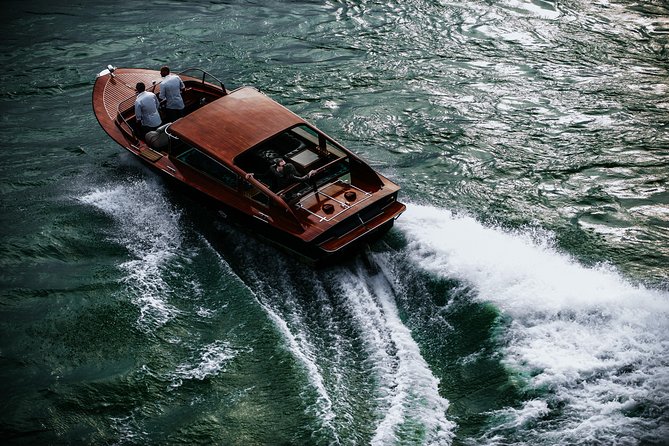 Luxurious, private day cruise with a waterlimousine to Szentendre - Seeing Budapest from the Danube