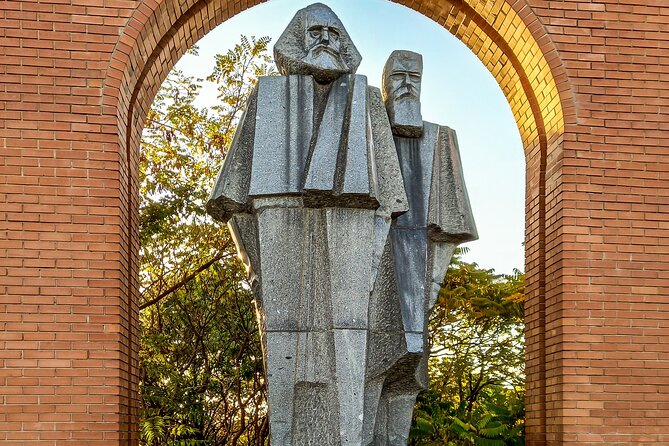 Minivan to Communist Statues and Memento Park with Live Guide - Why Memento Park matters outside central Budapest