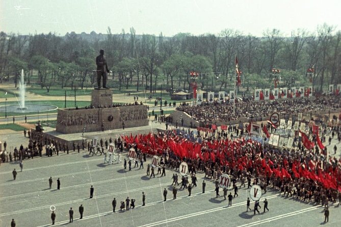 Minivan to Communist Statues and Memento Park with Live Guide - Is $66.51 a fair price?