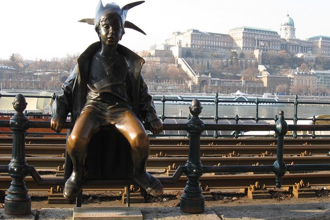 Private 3 Hour Walking Experience in Budapest City - Exploring downtown Pest on foot