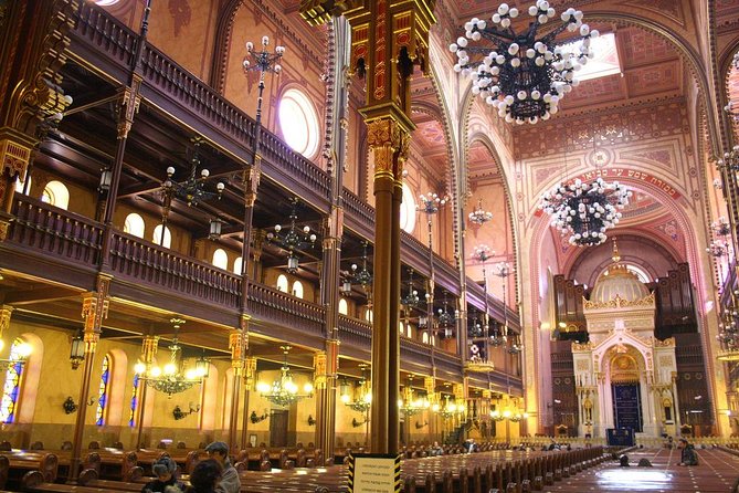 Private 4-hour Walking Tour of Budapest with official tour guide - Crossing the city’s two personalities