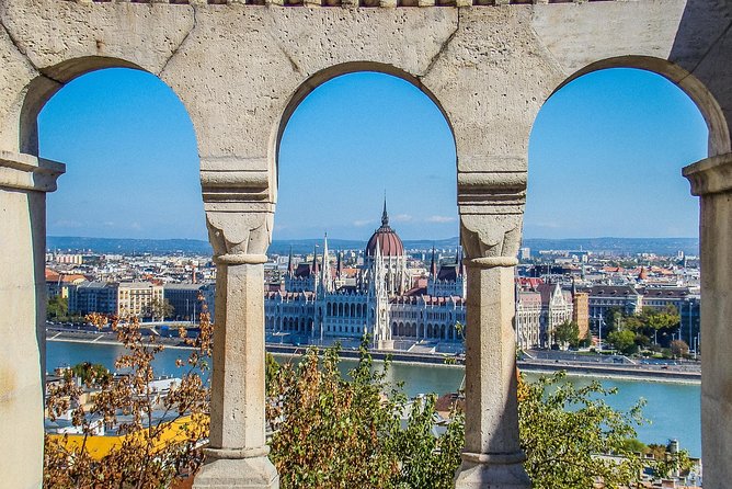 Private 4-hours City Tour of Budapest with private guide and Hotel Pick-up - Central Market Hall in 20 minutes