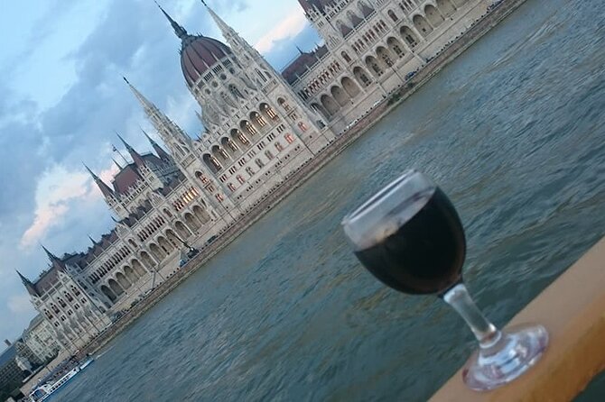 PRIVATE (7 hours) Budapest and Szentendre city tour with lunch and winetasting - Lunch and Hungarian wine in Szentendre