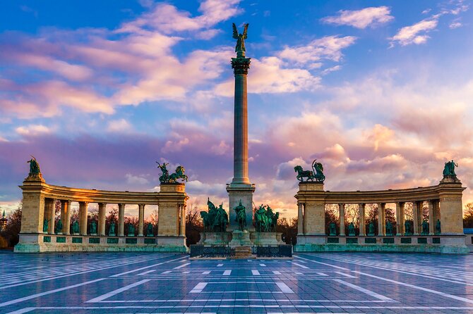 Private Buda and Pest tour by car with professional guide - Why a private car changes the Budapest experience