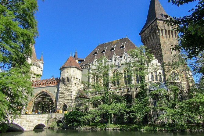 Private Buda and Pest tour by car with professional guide - Buda Castle and the story of royal power