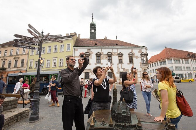 Private Buda Castle Walk with Entry to Matthias Church - Bécsi Kapu Square and Budatower