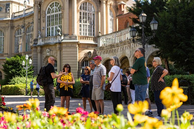 Private Buda Castle Walking Tour with Cake and Matthias Church - Meeting your guide and reaching Castle Hill