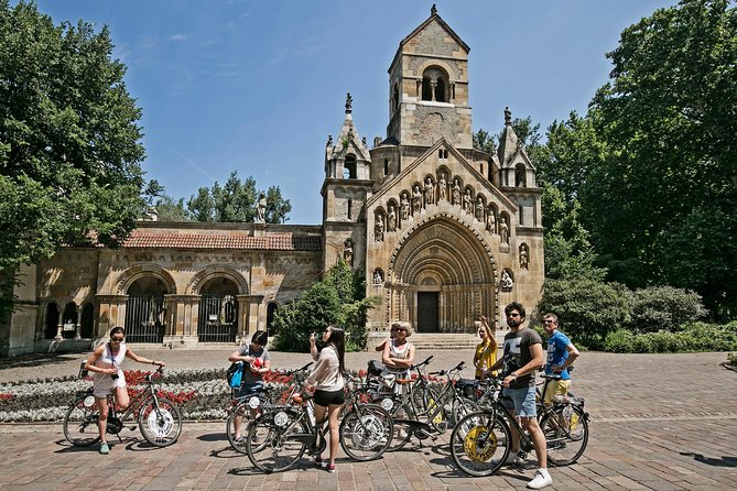 Private Budapest Bike Tour with Cafe Stop - Starting at Régi posta utca