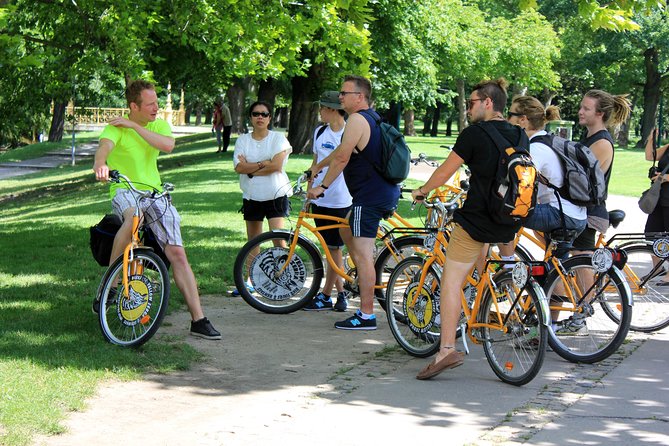 Private Budapest Bike Tour with Cafe Stop - St. Stephen’s Basilica and the Danube Promenade