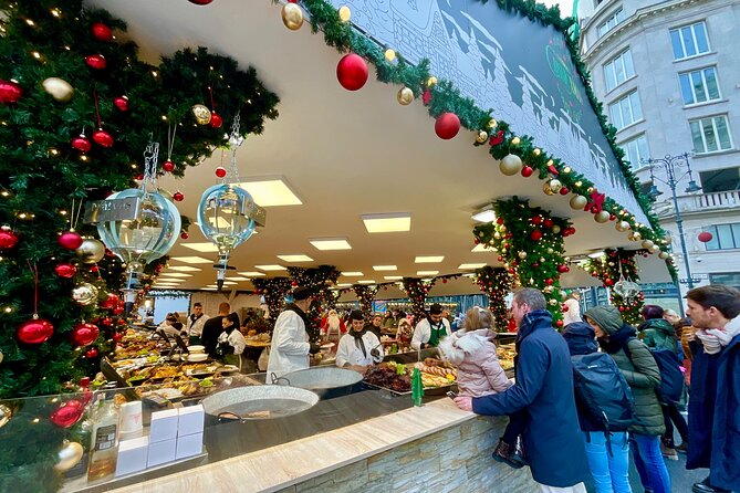 Private Budapest Christmas Market Tour with Chimney Cake & Mulled Wine - Walking, weather, and the pickup question