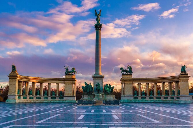 Private Budapest City tour with Classic Russian Jeep or G-Wagon! - The Great Synagogue, Liberty Bridge, and the market district