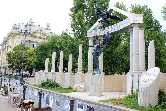 Private Budapest Hammer & Sickle Communist Times Tour - What the private format really adds