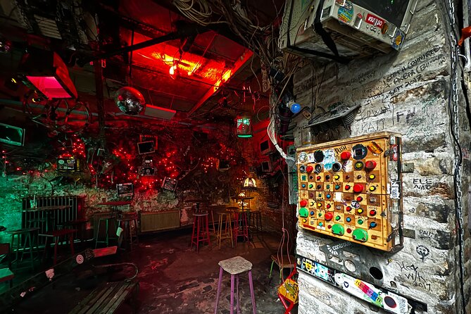 Private Budapest Ruin Bars Walking Tour with Drinks and Snack - Comparing the atmosphere at Instant Fogas
