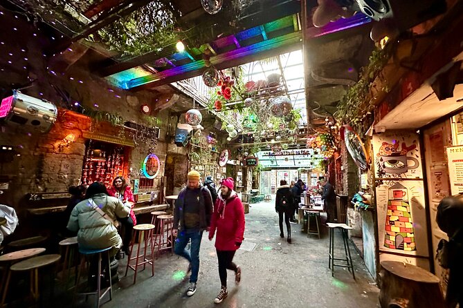 Private Budapest Street Art Tour with Local Expert - How the private format changes the experience