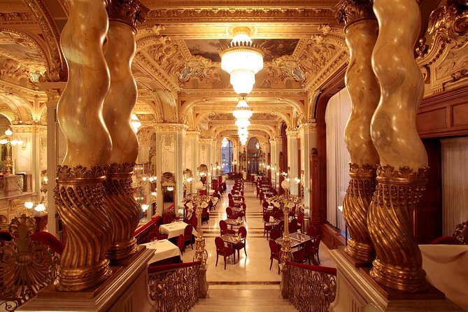 Private Café Wandering: Excursion through Budapest’s Belle Epoque - Finishing with coffee and cake at Művész Café