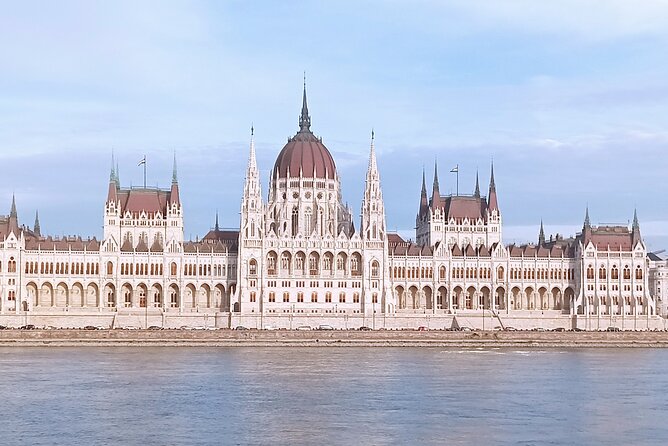 Private car or minivan transfer from Budapest to Prague or back - Key points to know before booking
