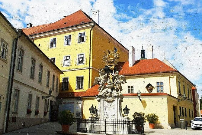 Private car or minivan transfer from Budapest to Prague or back - Pickup and drop-off: the real convenience