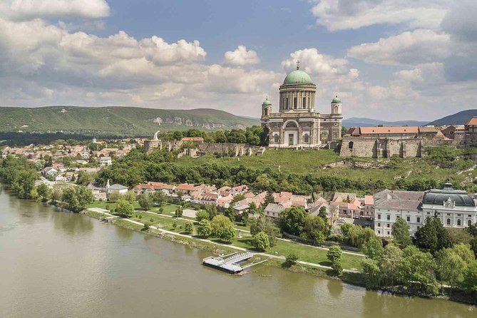 Private Danube Bend Experience with a comfortable air conditioned car - Visegrád Fellegvár: 55 minutes at a medieval castle