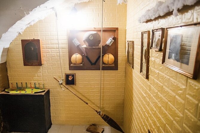 Private Escape Game Experience in Budapest - The Game Master and Communication