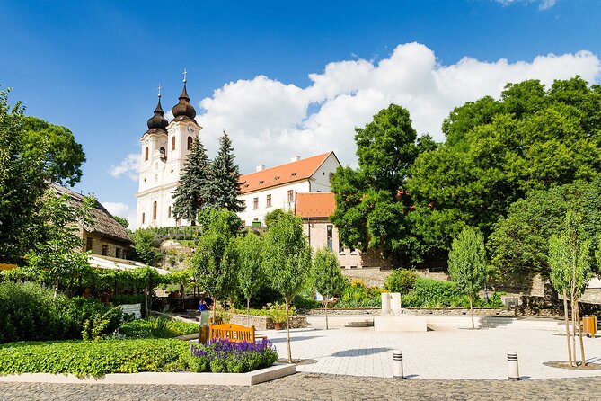 Private Full Day Lake Balaton tour with lunch & wine tasting,and with ferry ride - Timing, weather, and practical planning