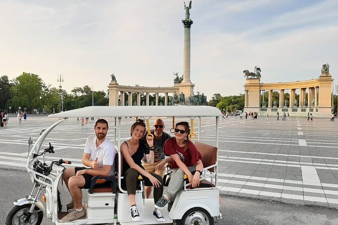 Private Sightseeing Tour using Electric Tuk Tuk Ride in Budapest - From Oktogon to Andrássy Avenue