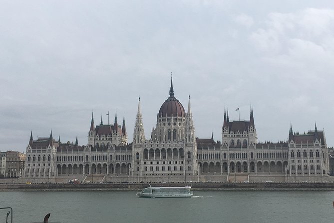 Private Tour Around Budapest - St. Stephen’s Basilica and the one extra admission