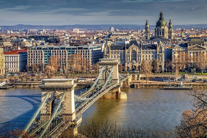 Private Transfer from Budapest to Prague - Family travel and infant seats