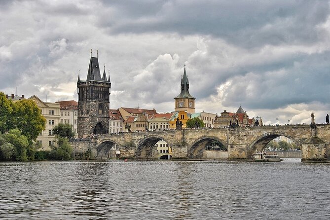 Private Transfer from Budapest to Prague with 2 hours for sightseeing - The driver makes the difference, but know the limits