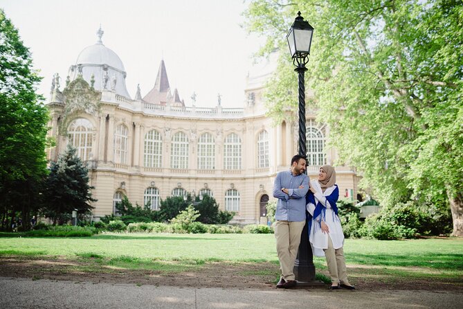 Private Vacation Photography Session with Photographer in Budapest - What the photographer adds beyond a selfie
