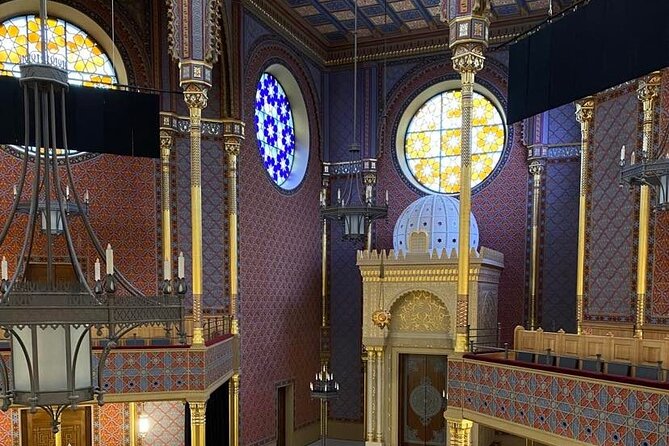 Private Walking Tour in The Jewish District Budapest - Starting at Dob utca and entering the historic quarter