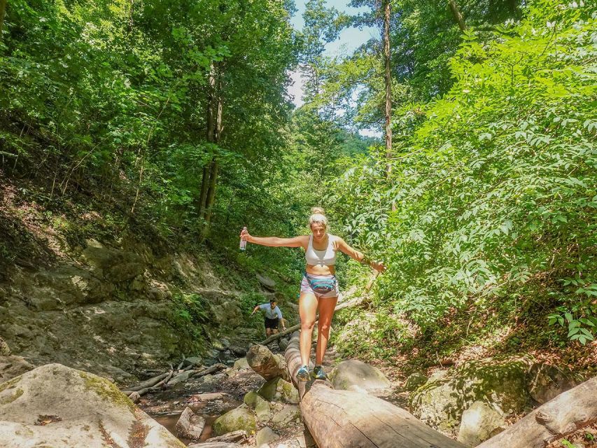 Ram Gorge Hiking Adventure - Rain, Mud, and Seasonal Conditions