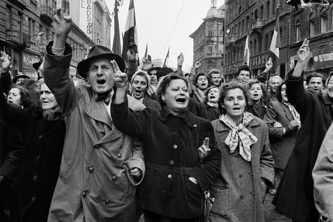 Rise Against the Soviet: The 1956 Revolution - Private Tour - The former White House and Imre Nagy near Margaret Bridge