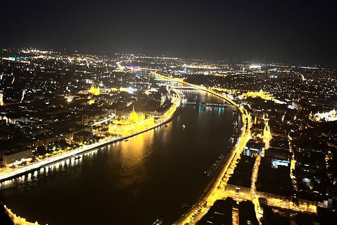 Sightseeing flight over Budapest - The pilot’s role makes a real difference