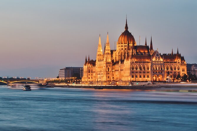 Sightseeing tour around Best spots of Budapest - The Hungarian State Opera House finish