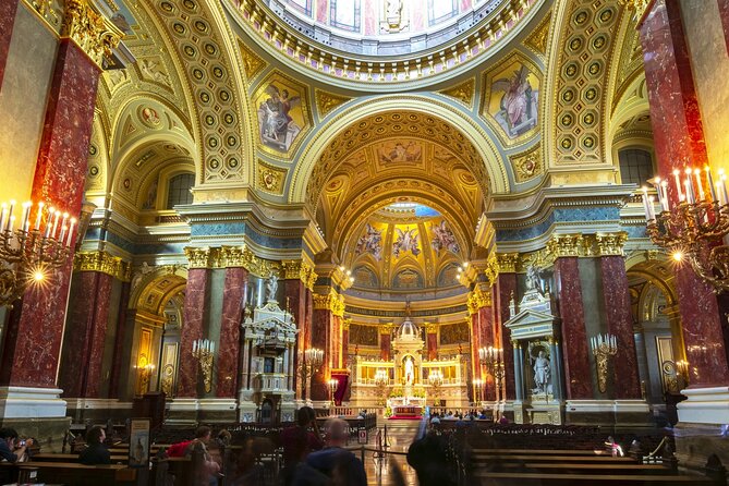 Skip-the-line St. Stephen Basilica Budapest Old Town Tour - What the private guide format changes
