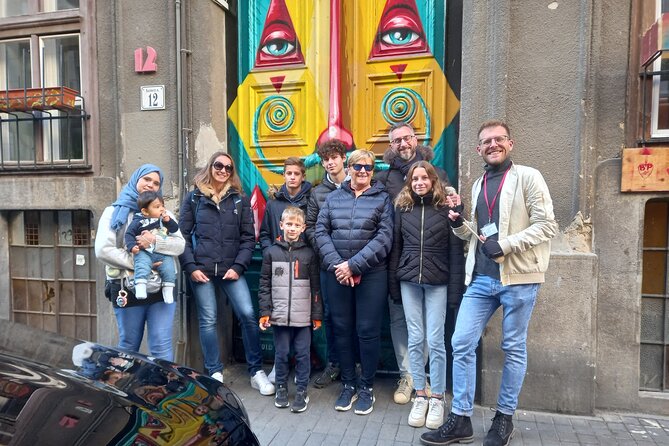 Street Art and Alternative Tour in Budapest - Murals, stickers, sculptures, and small public messages