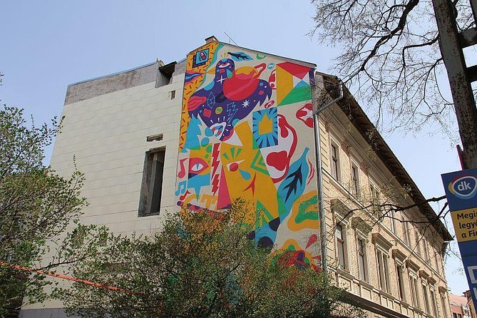 Street Art Tour Budapest - Meeting the group on Madách Imre Street