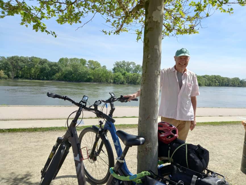 Szentendre by Bike: Self Guided Bike Rental Package! - The Danube Bend leads into Szentendre