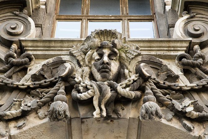 The beginner's guide to Budapest - Budapest Sightseeing Tour - Heroes’ Square and the national story