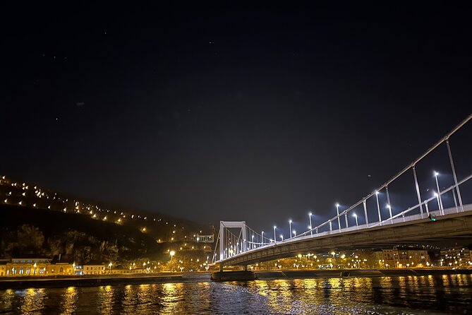 The Bright Lights of Budapest - Private Walking Tour with Boat Cruise & Drink - St. Stephen’s Basilica in another 10 minutes