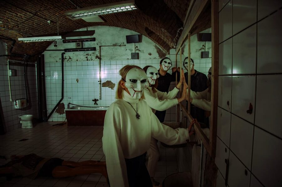 The Real Saw | Escape Room by PÁNiQ SZOBA - Sixty minutes of locks, clues, and teamwork
