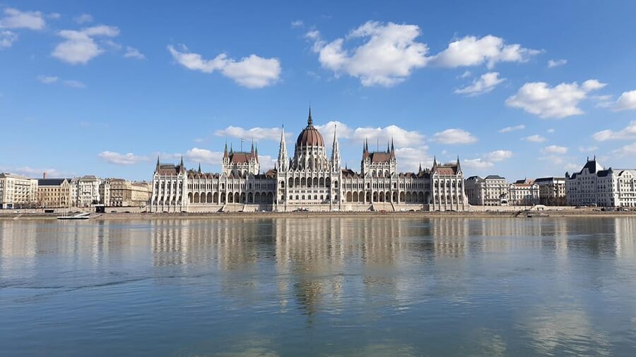The Ultimate Private Kickstart Tour of Budapest - Parliament from close range and across the river