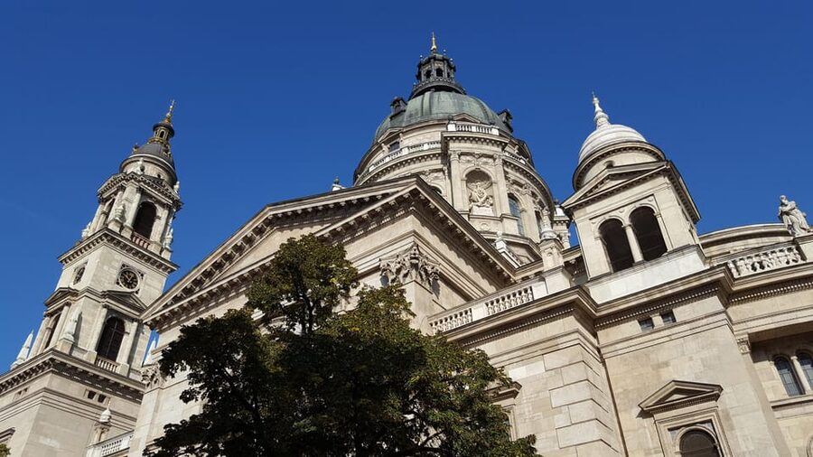 The Ultimate Private Kickstart Tour of Budapest - The tram, Chain Bridge, and a short bus ride