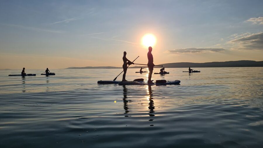 Tihany: SUP Course and Tour at Lake Balaton - Learning balance on the simulator and beach