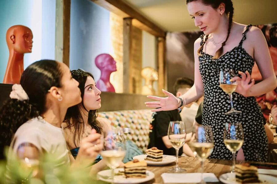 Tipsy Guided Food Tour with Drinks Included in Budapest - What the guides add to the evening