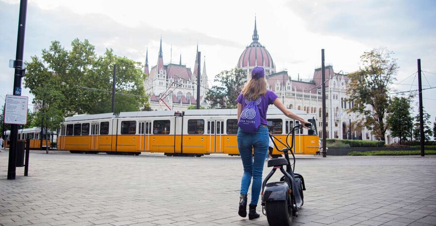Top sights of Pest downtown on e-scooters incl. Parliament - St. Stephen’s Basilica and the first city views